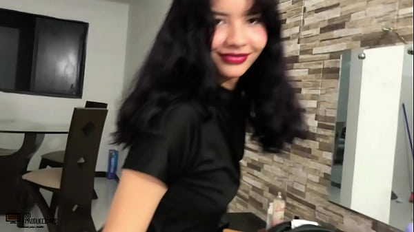 LLego a un acuerdo con mi hermanastro y le doy una gran mamada-Cum Boca