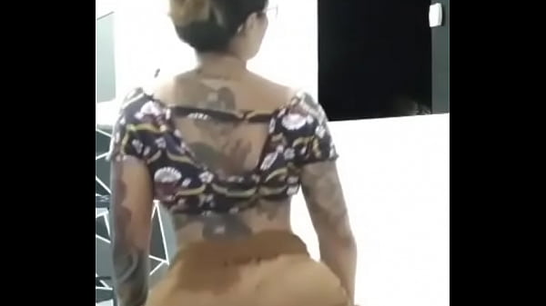 dançando funk gostosa morena delicia